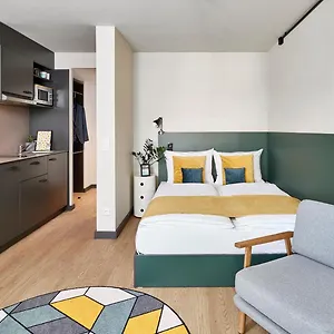 https://derag-livinghotel-am-olympiapa.com-bavaria.com