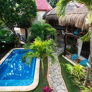 hotel-uolis-nah-tulum.tulum-hotels.net/